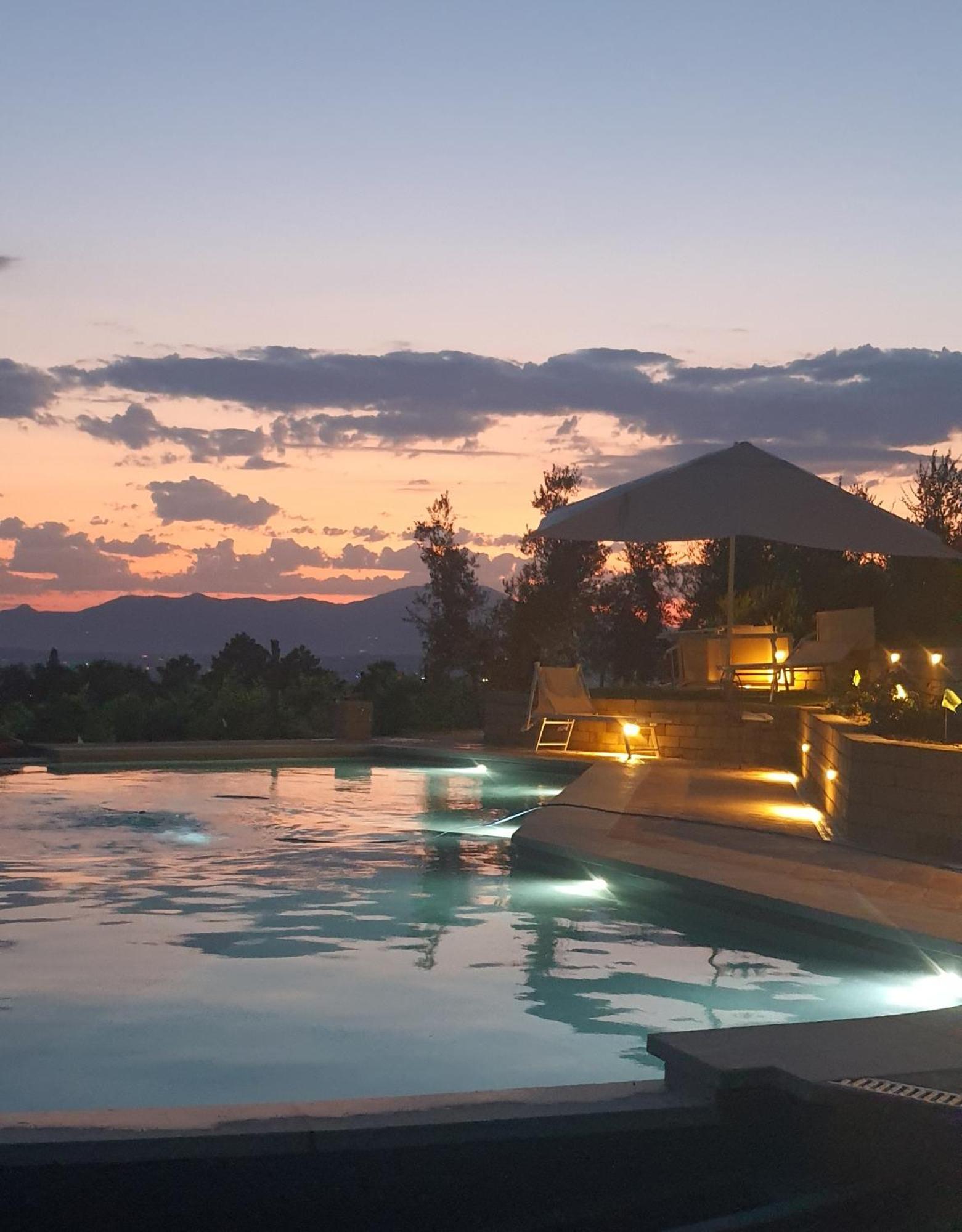 Villa In Campagna Costa Al Bagno 蒙托伯里茵瓦亚 外观 照片