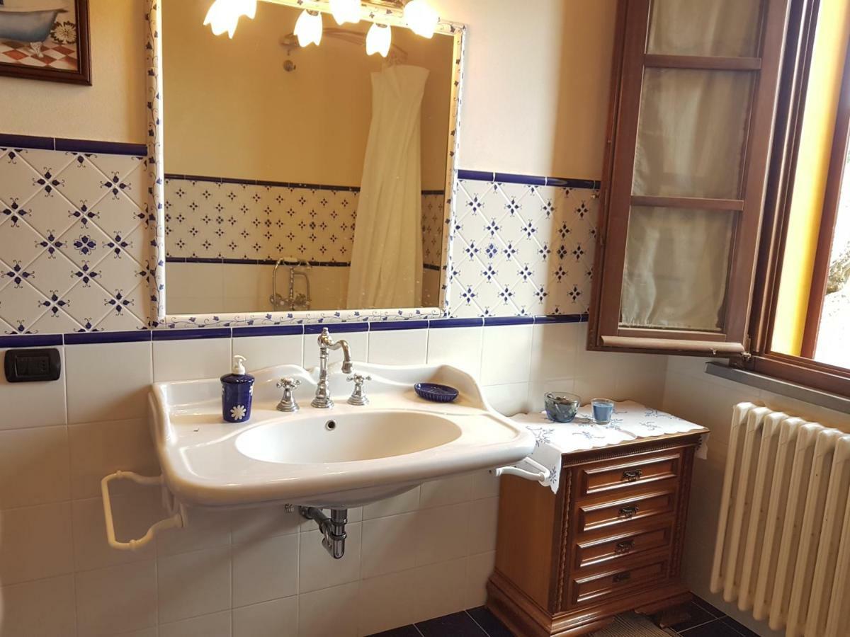 Villa In Campagna Costa Al Bagno 蒙托伯里茵瓦亚 外观 照片