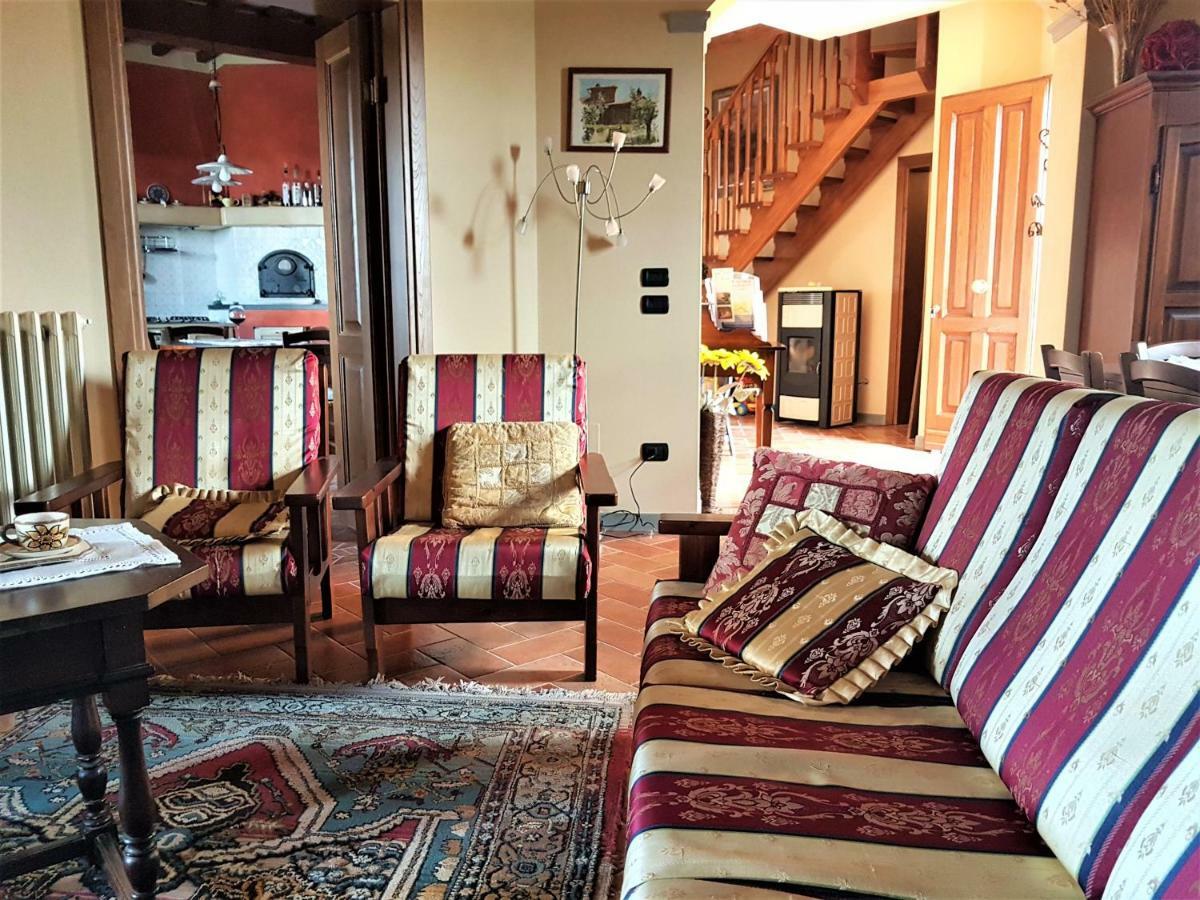 Villa In Campagna Costa Al Bagno 蒙托伯里茵瓦亚 外观 照片