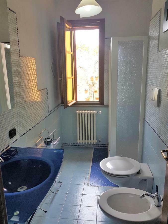 Villa In Campagna Costa Al Bagno 蒙托伯里茵瓦亚 外观 照片