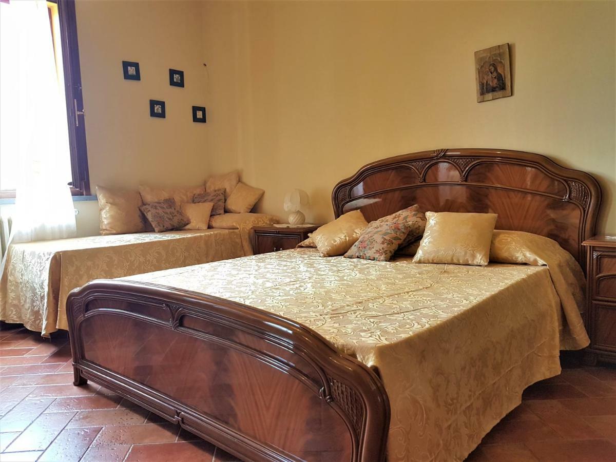 Villa In Campagna Costa Al Bagno 蒙托伯里茵瓦亚 外观 照片