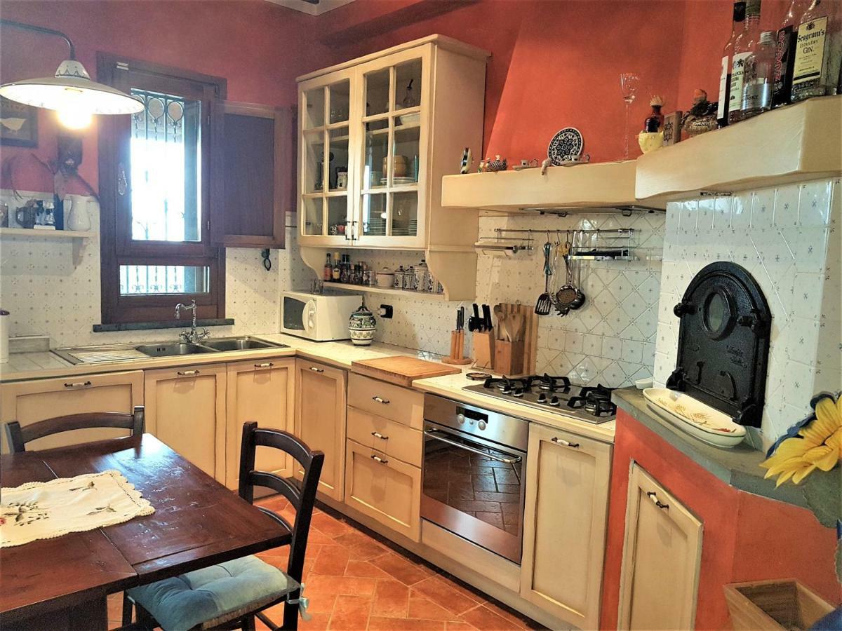 Villa In Campagna Costa Al Bagno 蒙托伯里茵瓦亚 外观 照片